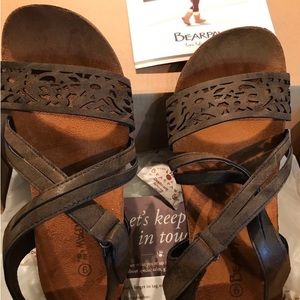 Bear paw sandals size 6